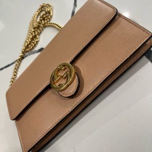Gucci Wallet On Chain Interlock Beige